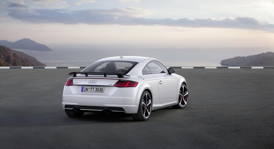  Audi TT Coupe S-Line Competition (8S) 2016 года  (WW) (фото 4 из 6)